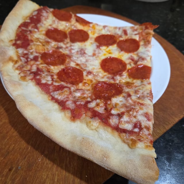 2 Slices combo 1 topping.